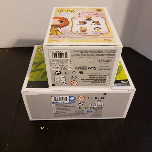 Disney Funkos Villains Train 13 Maleficient & 324 Merida with Exclusive Pin - Picture 8 of 9